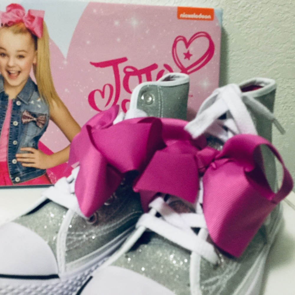 New JoJo Siwa Legacee Glitter Silver Sneakers